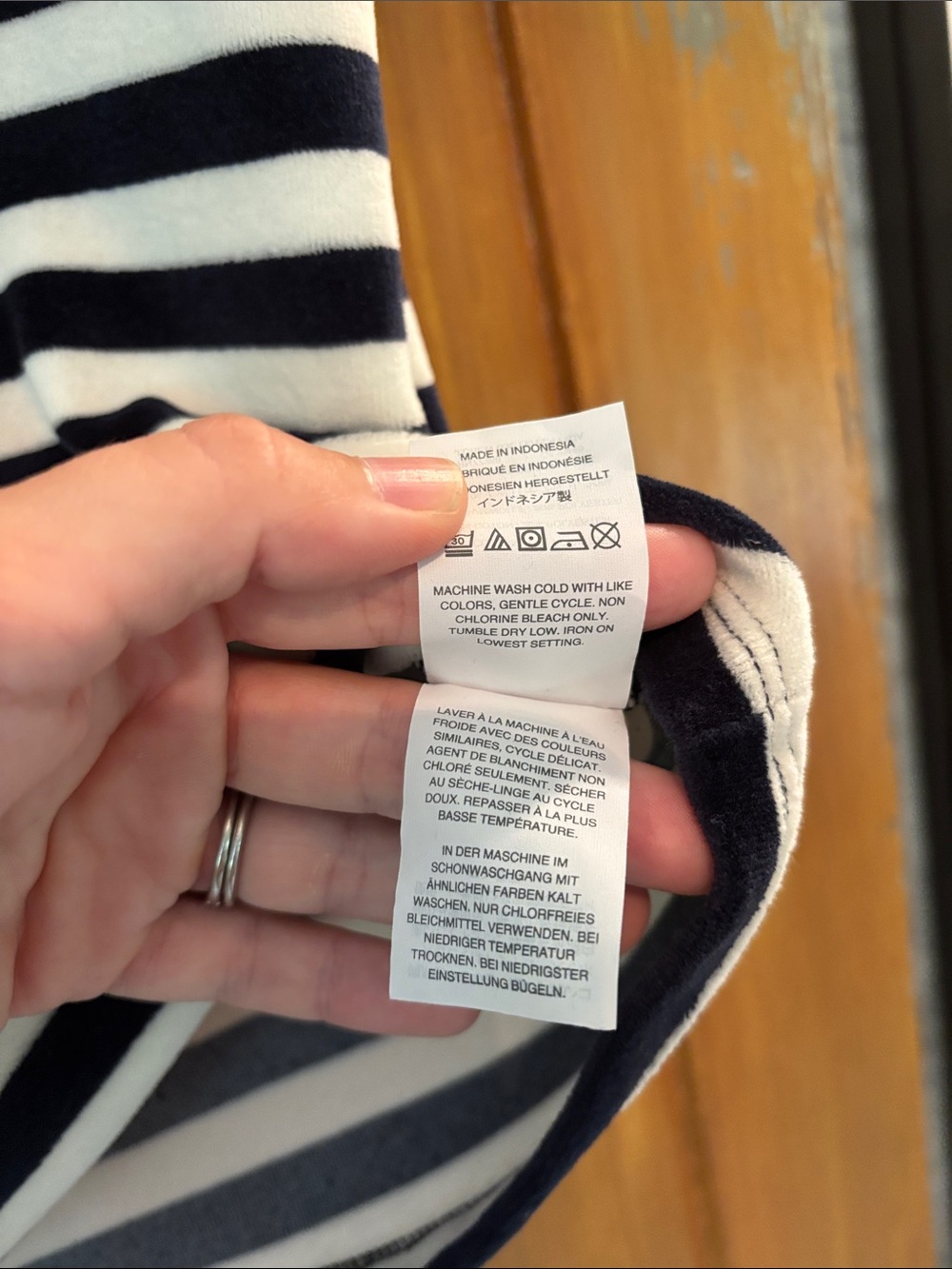 Madewell Navy and White Striped Short Sleeve Tee - Picture 4 of 5